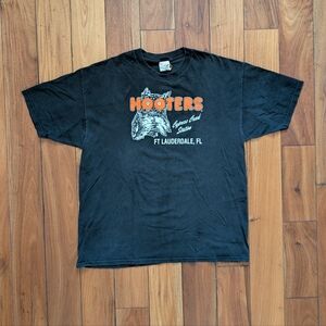Hooters Vintage Ft. Lauderdale T-shirt (2X)